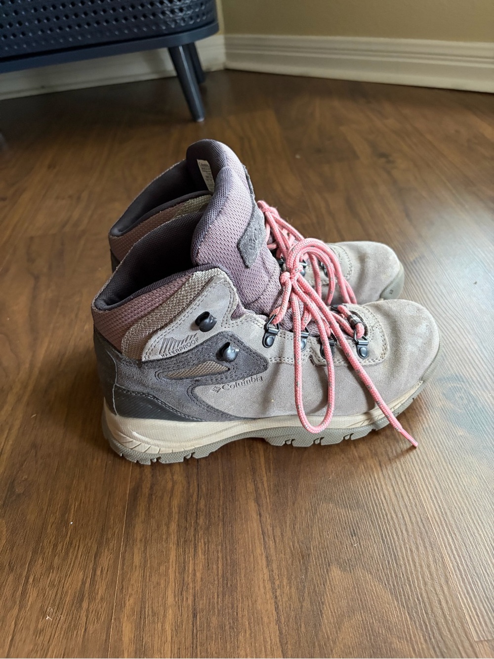 Columbia Hiking Boots - Picture 4 of 4